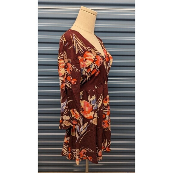 NWT BILLABONG Medium Dress Floral Faux Wrap Crinkled Flare‎ Sleeve Cutout Back - Picture 5 of 14